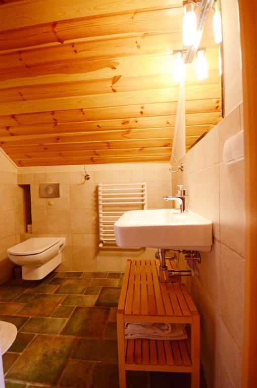 Bed and Breakfast Dom Na Rozcesciu Koniaków Esterno foto